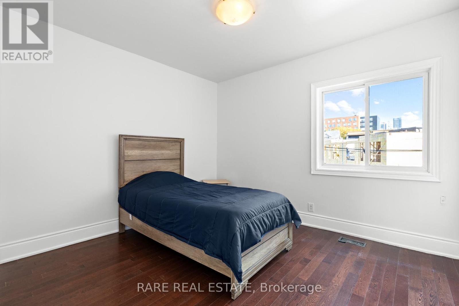 Photo 7 of 69 Robert Street, Toronto ON