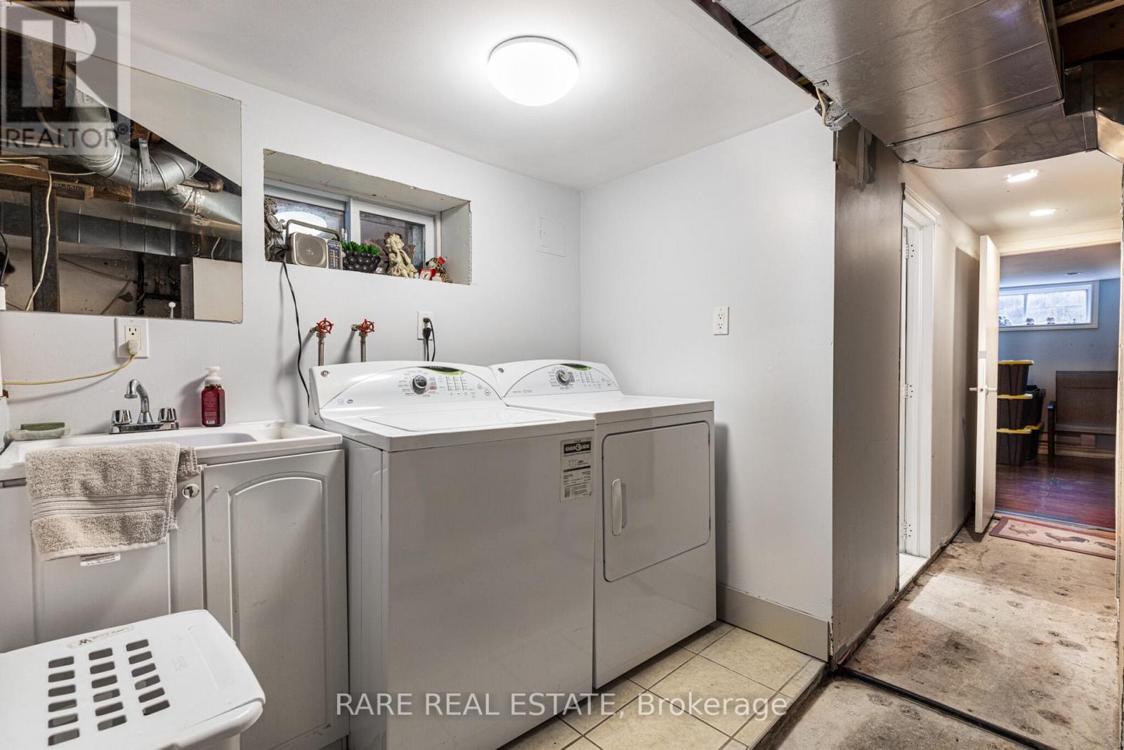 Photo 13 of 69 Robert Street, Toronto ON