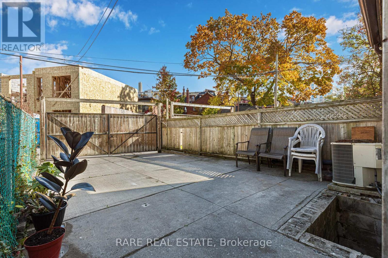 Photo 15 of 69 Robert Street, Toronto ON