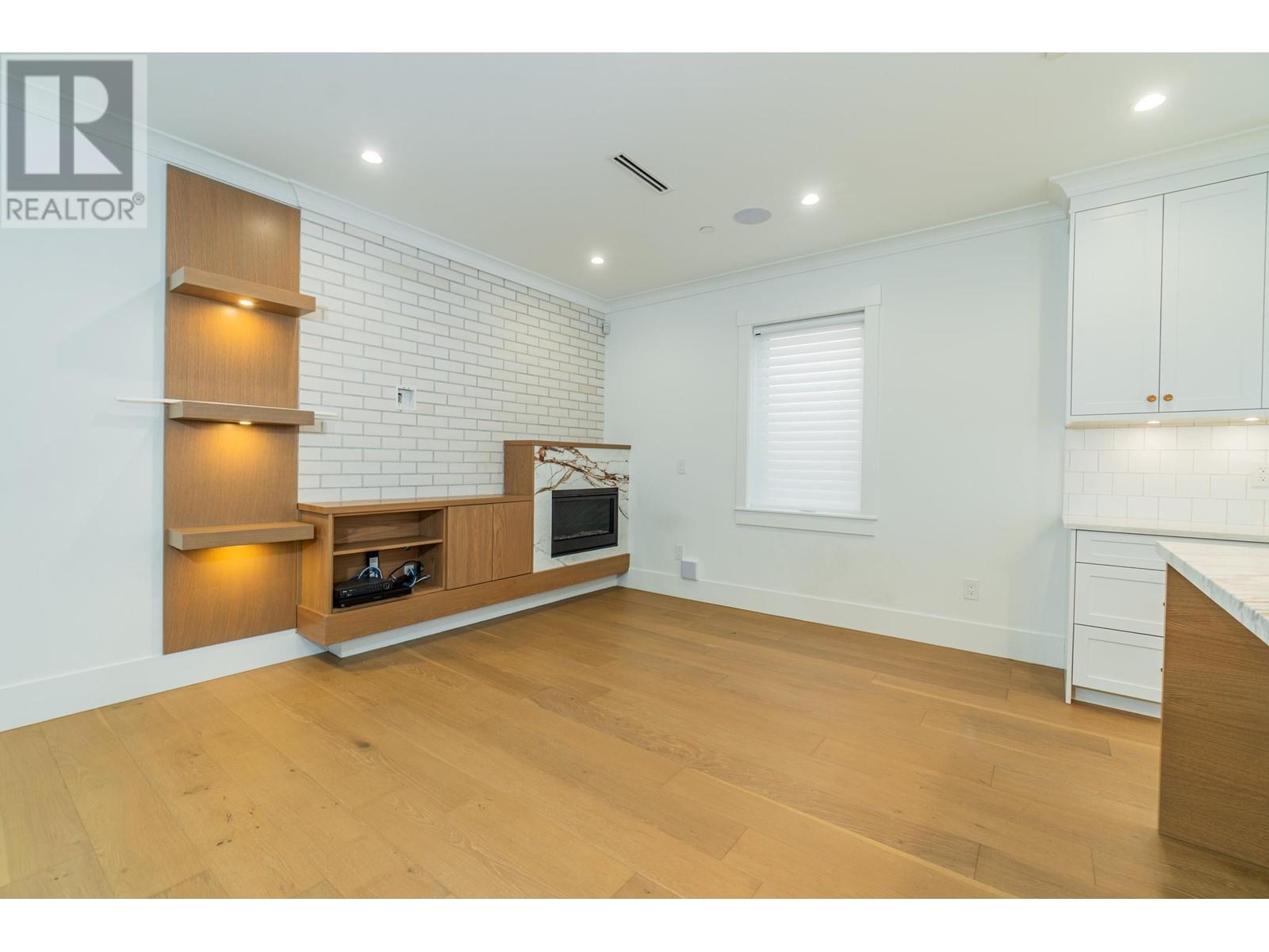 2047 E 51 AVENUE, Vancouver