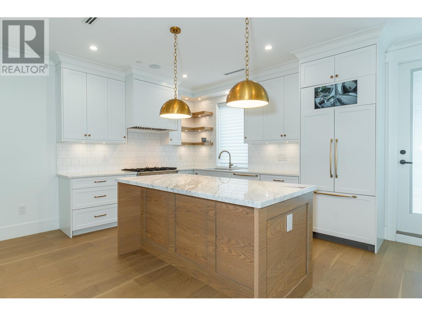 2047 E 51 AVENUE, Vancouver