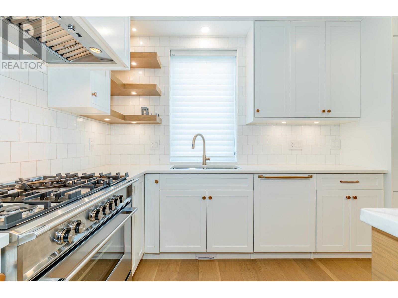 2047 E 51 AVENUE, Vancouver