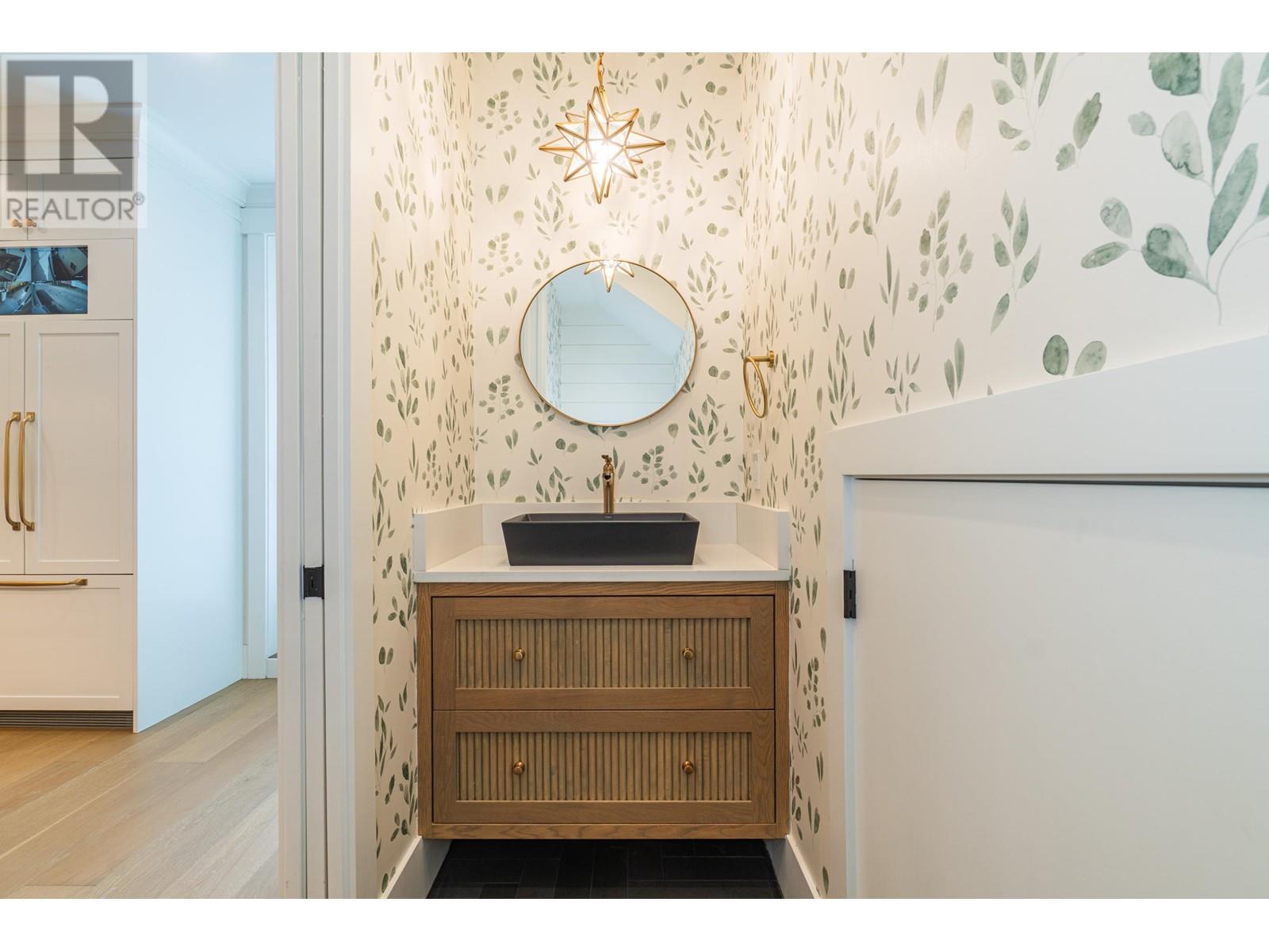 2047 E 51 AVENUE, Vancouver