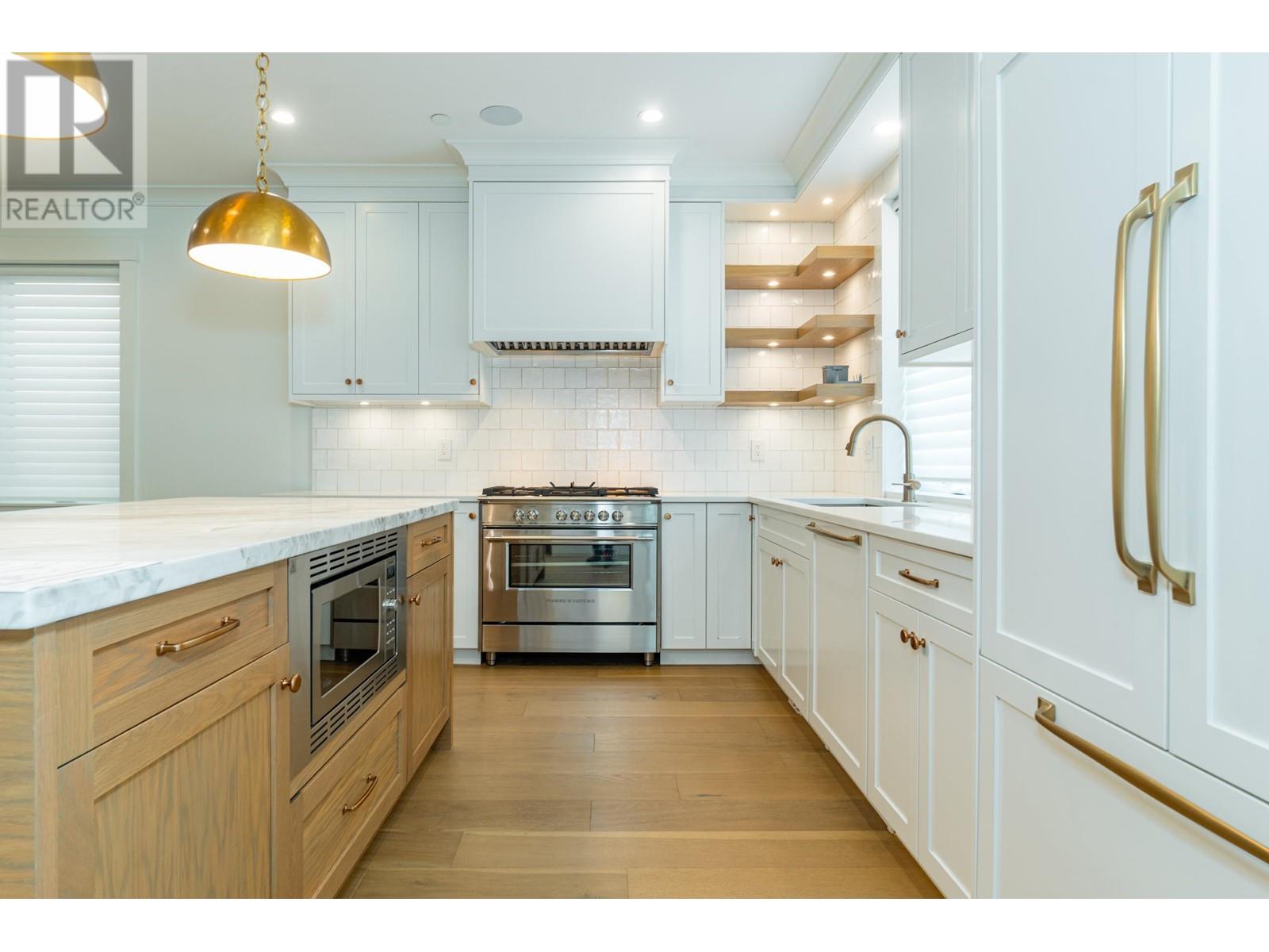 2047 E 51 AVENUE, Vancouver