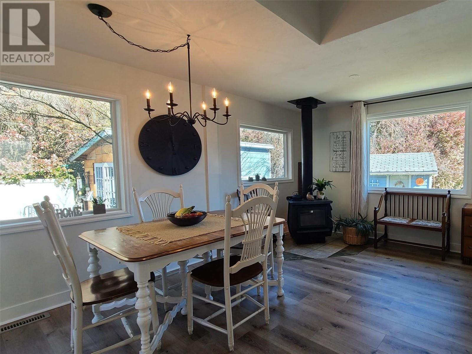 5706 Butler Street, Summerland