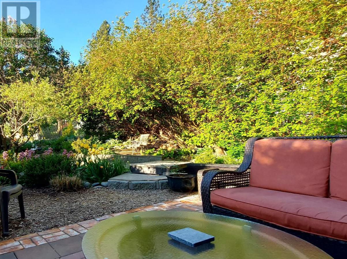 5706 Butler Street, Summerland