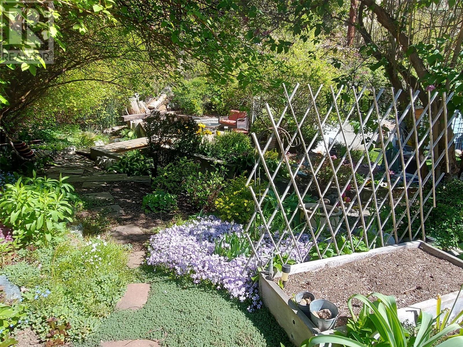 5706 Butler Street, Summerland