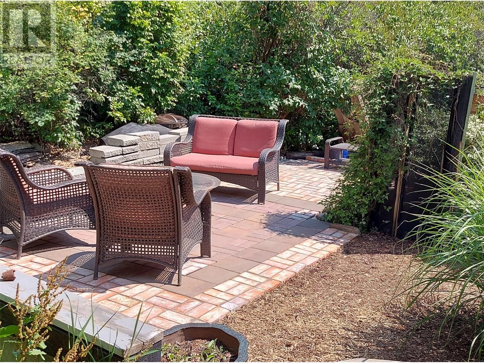 5706 Butler Street, Summerland