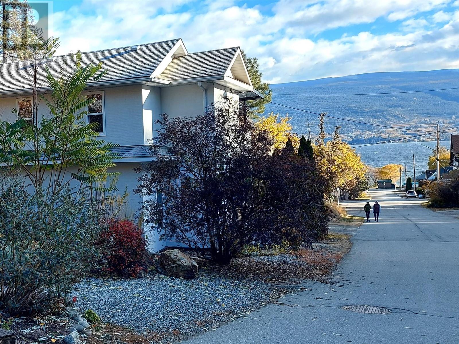 5706 Butler Street, Summerland