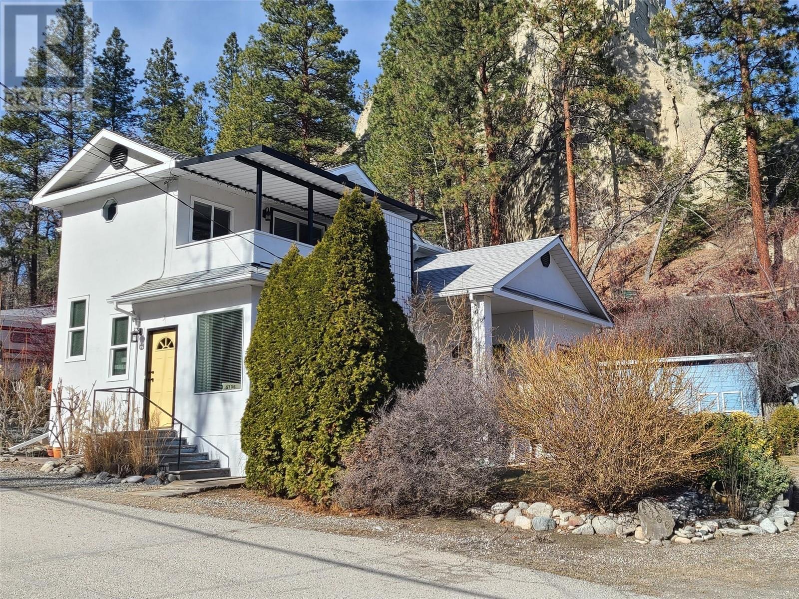 5706 Butler Street, Summerland