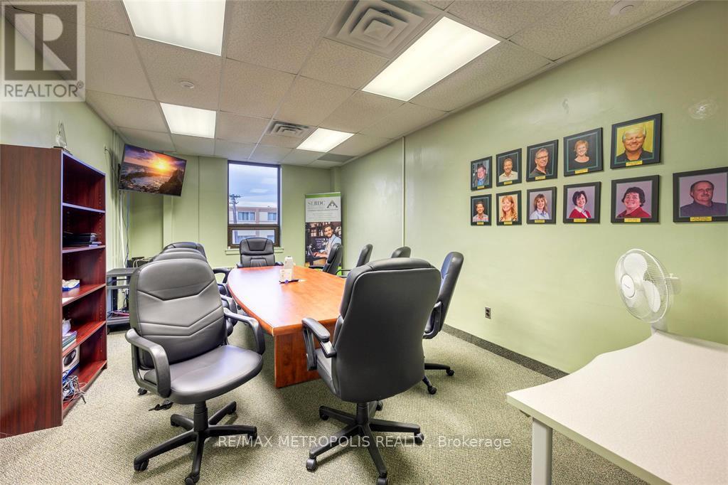 Photo 15 of B Upper 109 Durand Street, Sarnia ON