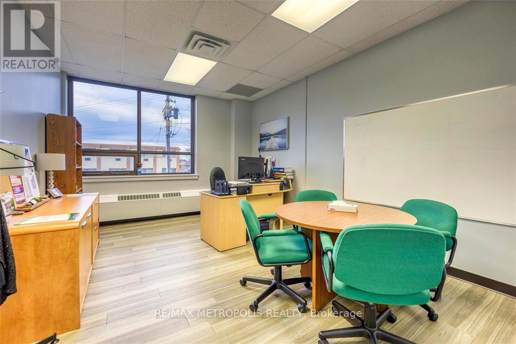 Photo 19 of B Upper 109 Durand Street, Sarnia ON