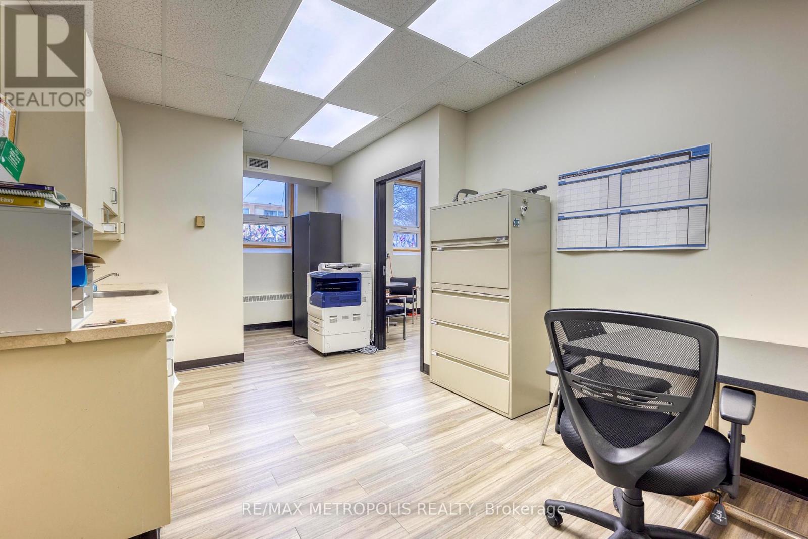 Photo 29 of B Upper 109 Durand Street, Sarnia ON