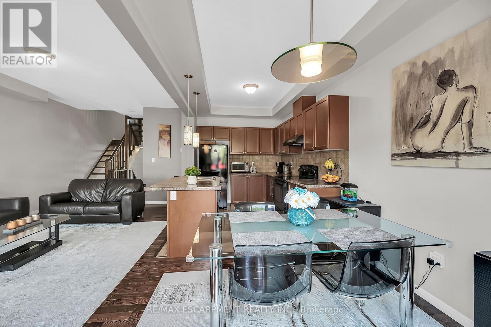 Photo 20 of 121 Bankfield Crescent, Hamilton ON