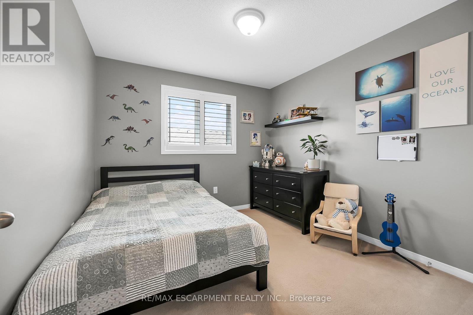 Photo 8 of 121 Bankfield Crescent, Hamilton ON