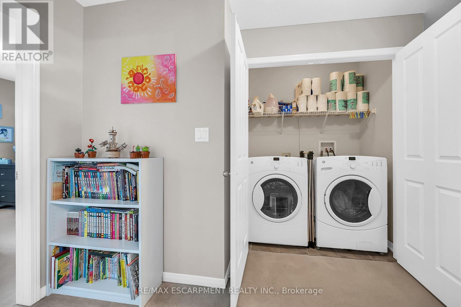 Photo 17 of 121 Bankfield Crescent, Hamilton ON