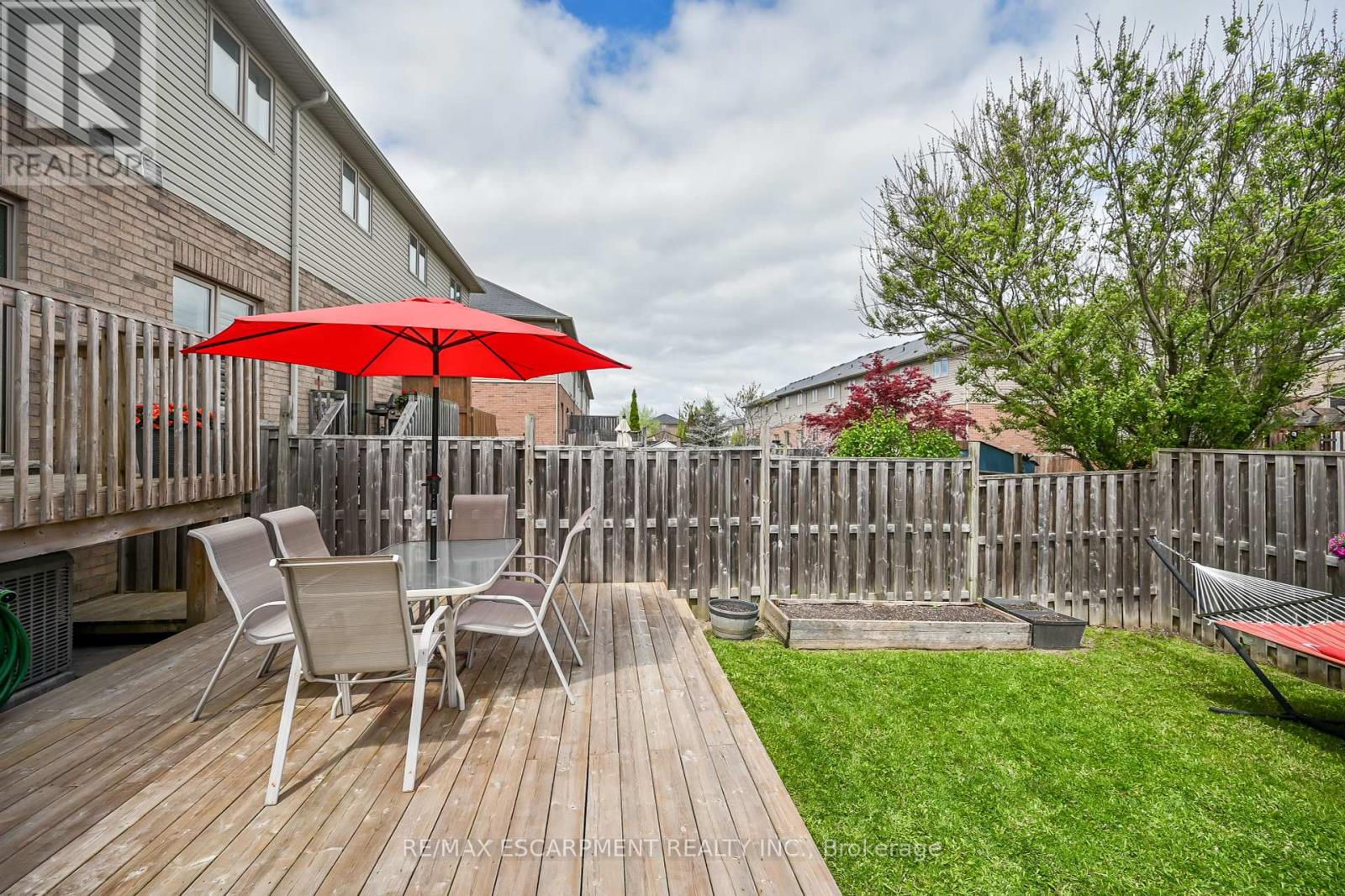 Photo 7 of 121 Bankfield Crescent, Hamilton ON