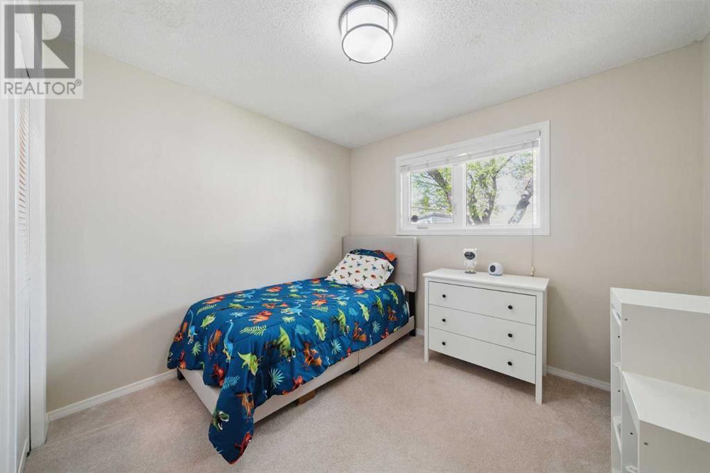 Single Family House Bungalow for Sale in  Hunterston Crescent NW Huntington Hills Calgary 