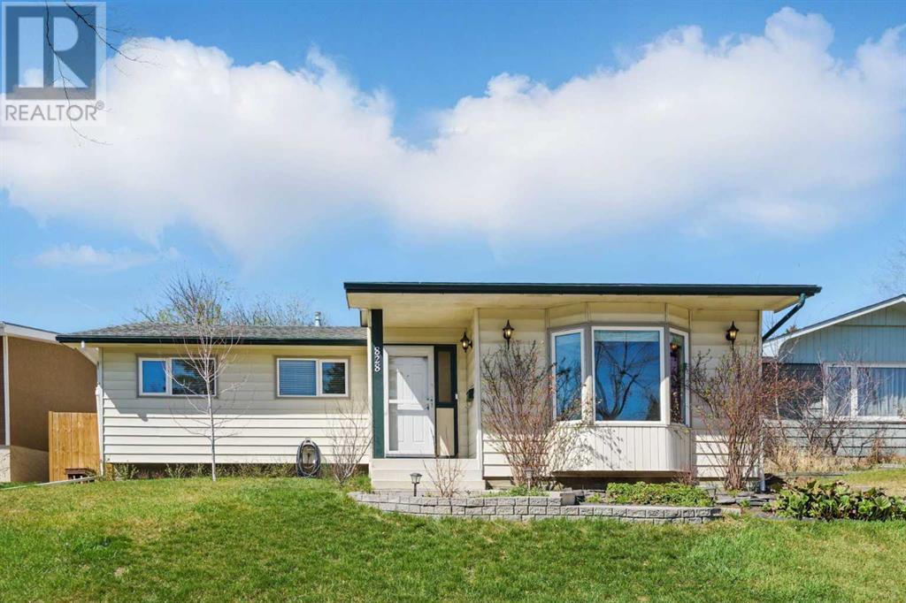 Single Family House Bungalow for Sale in  Hunterston Crescent NW Huntington Hills Calgary 
