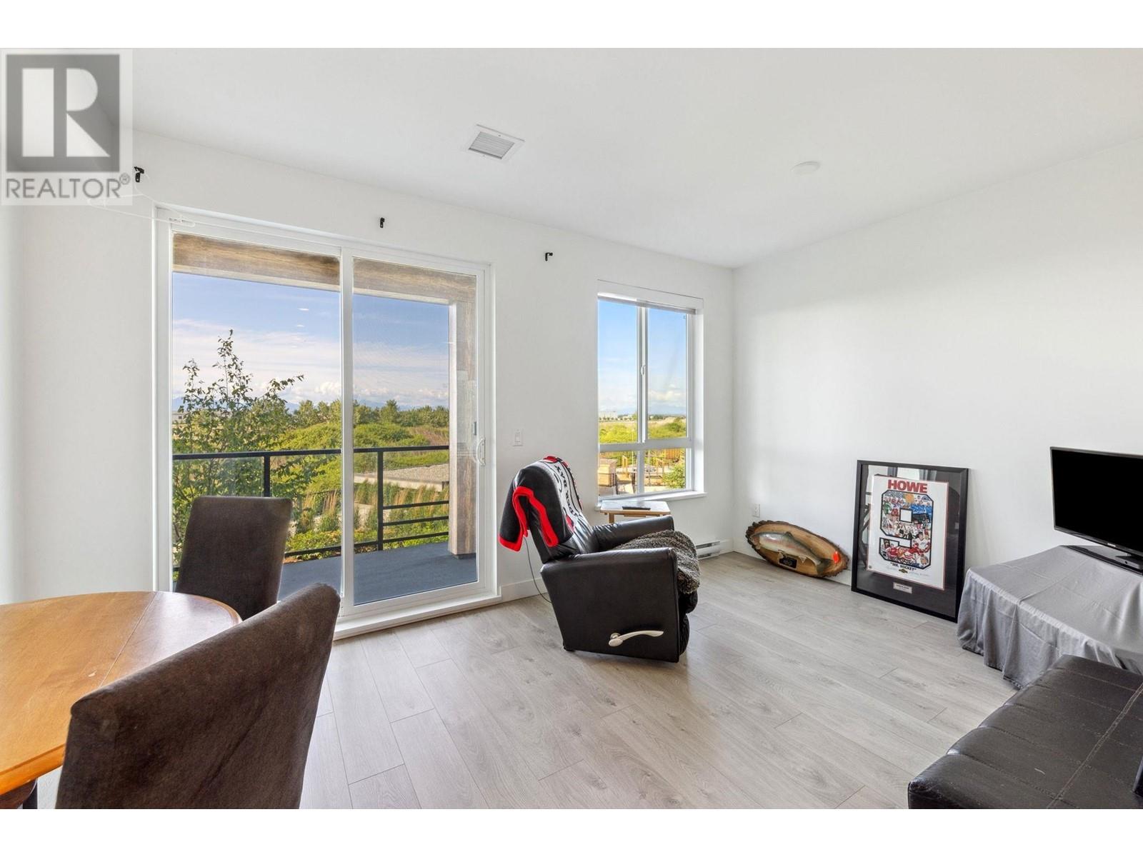 Photo 3 of 203 2499 Rabbit Drive, Tsawwassen BC