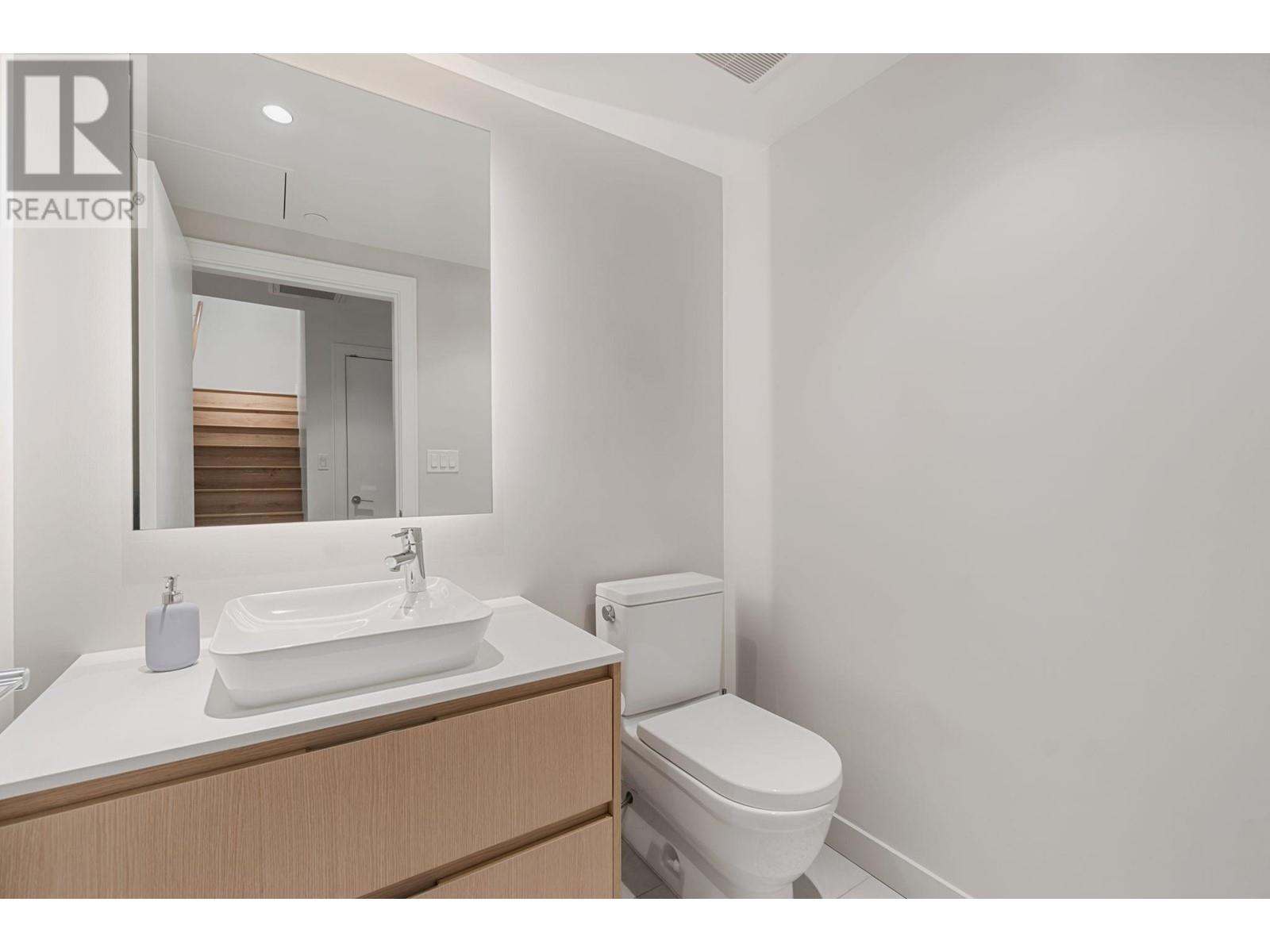 Photo 11 of 103 1500 Fern Street, North Vancouver BC