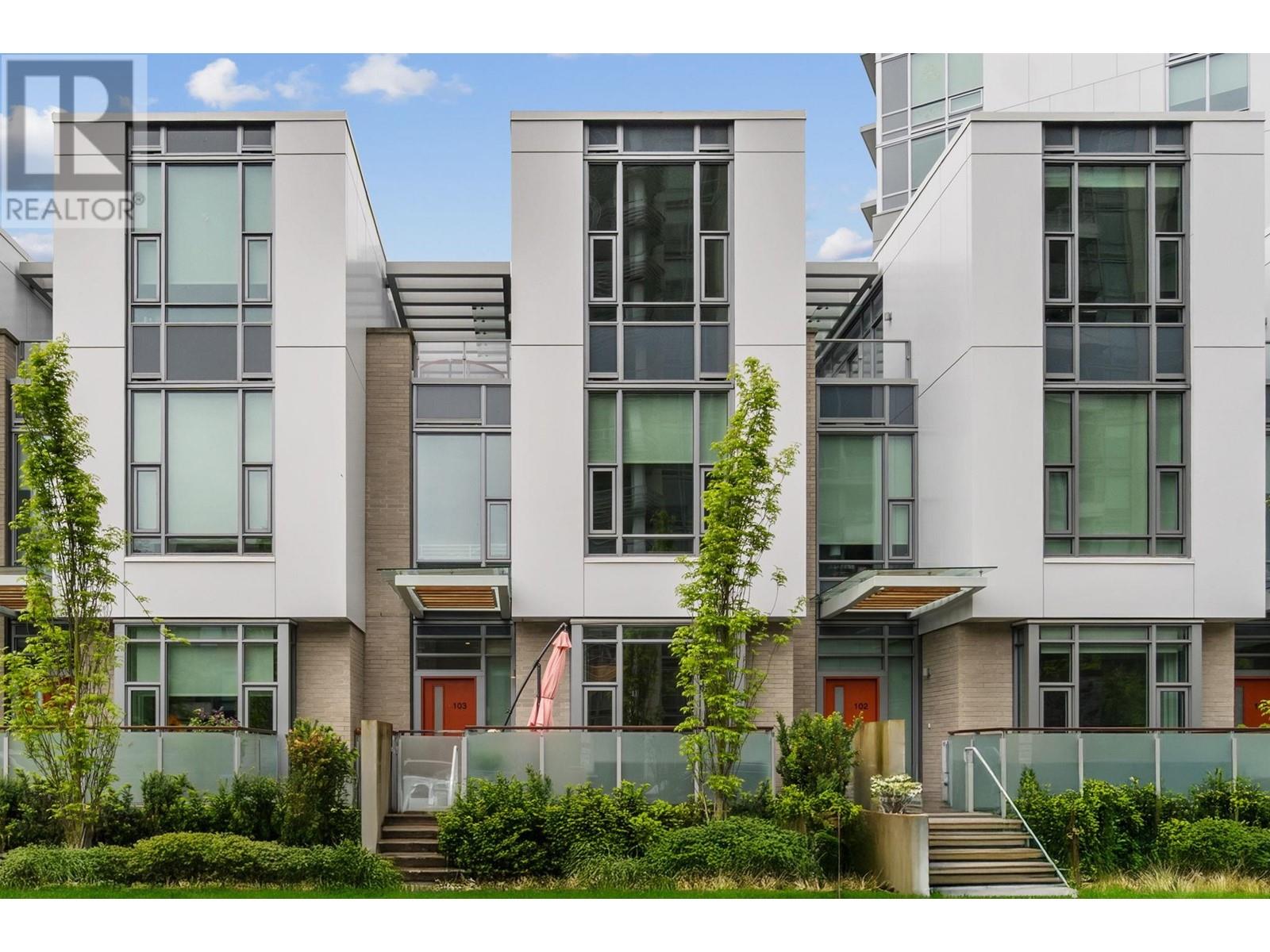 Photo 1 of 103 1500 Fern Street, North Vancouver BC
