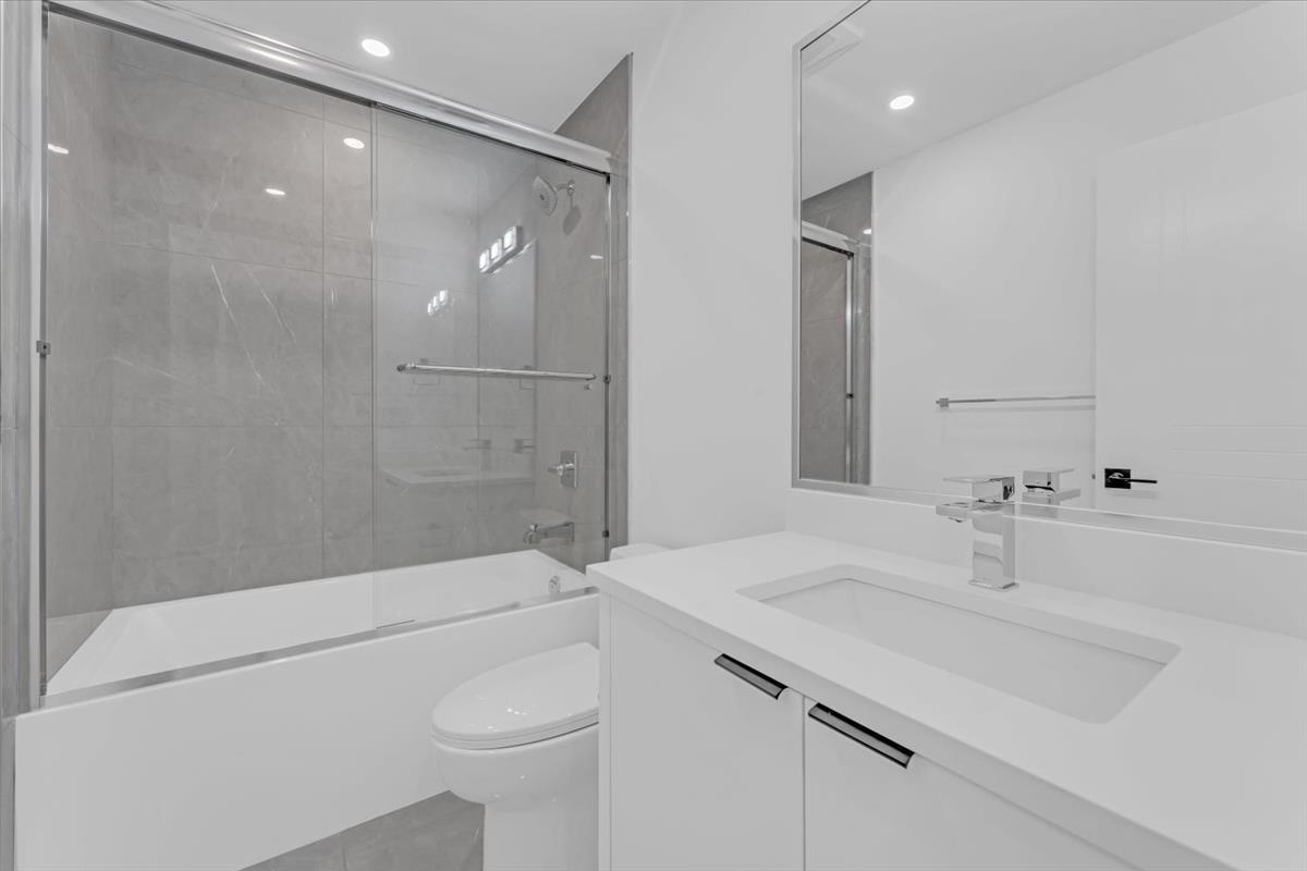 Photo 21 of 20487 74 B Avenue, Langley BC