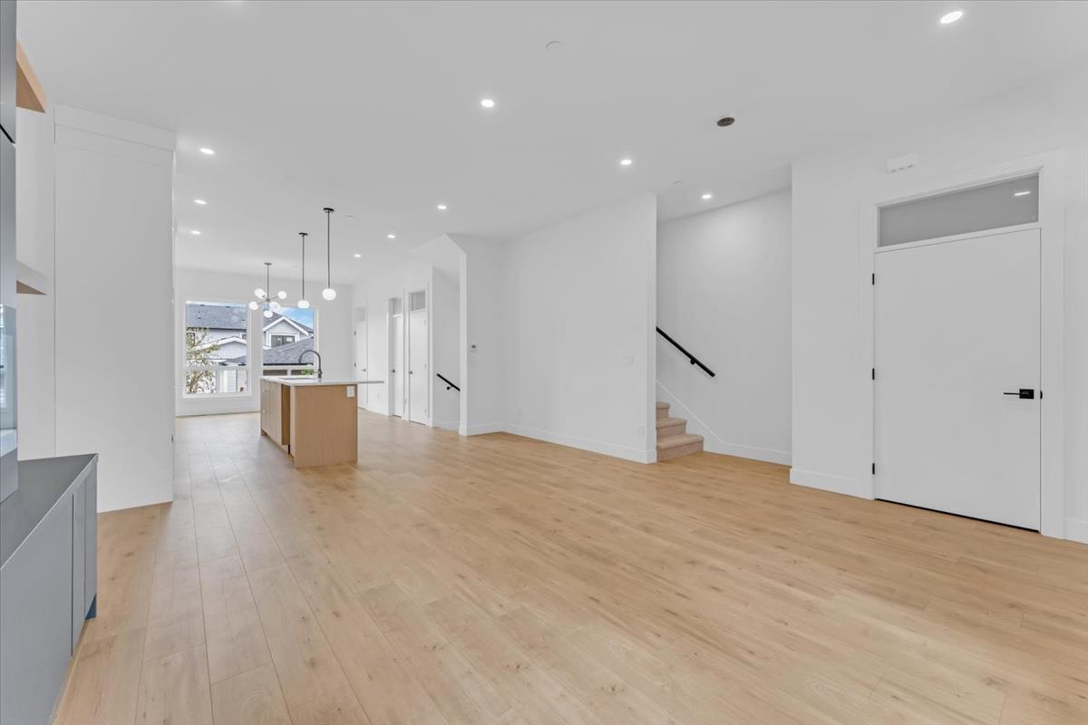 Photo 9 of 20487 74 B Avenue, Langley BC