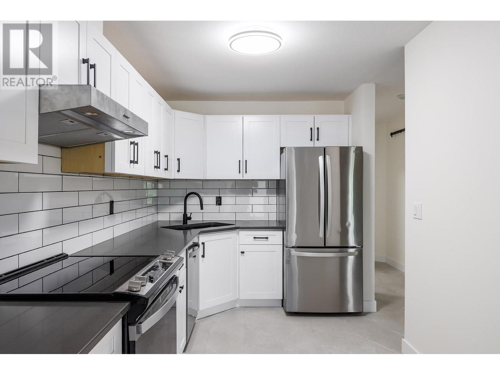 Photo 4 of 3157 Casorso Road Unit 317, Kelowna BC