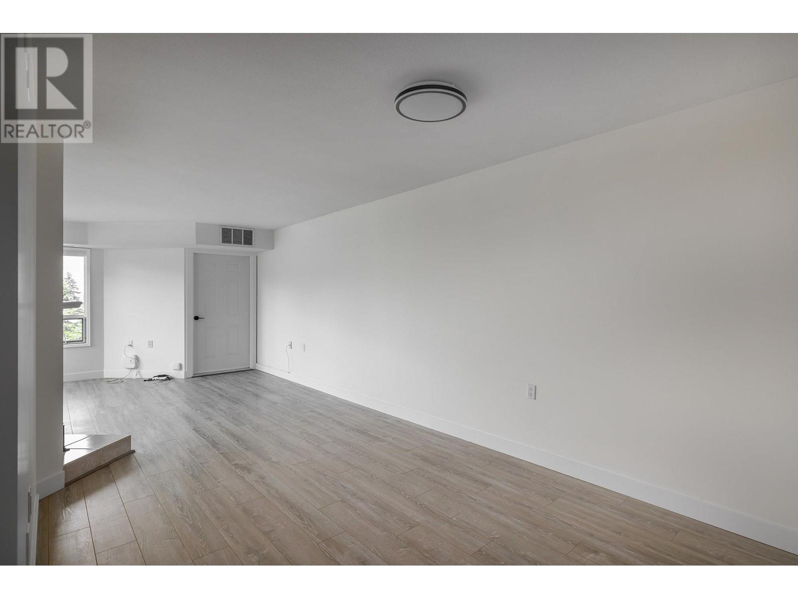 Photo 11 of 3157 Casorso Road Unit 317, Kelowna BC