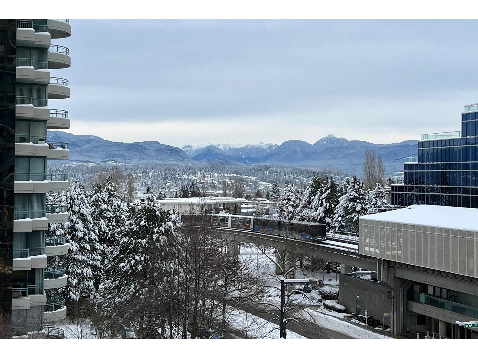Photo 23 of 609 10777 University Drive, Surrey BC