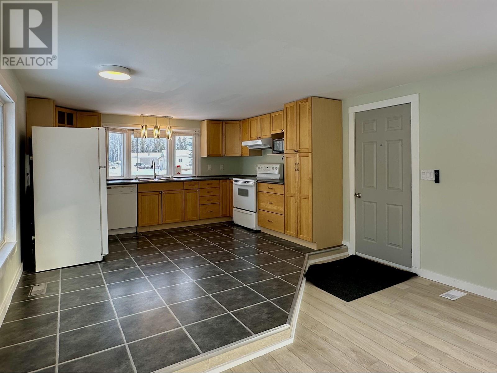 1 2963 KLAHANNIE DRIVE, Fort Nelson