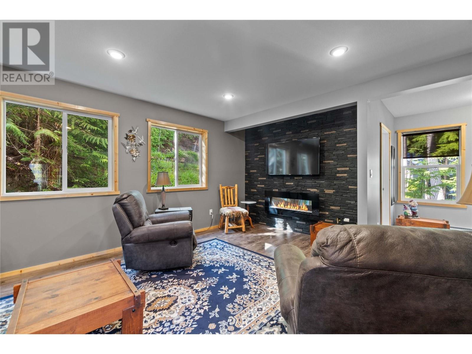 6300 Armstrong Road Unit# 36, Eagle Bay