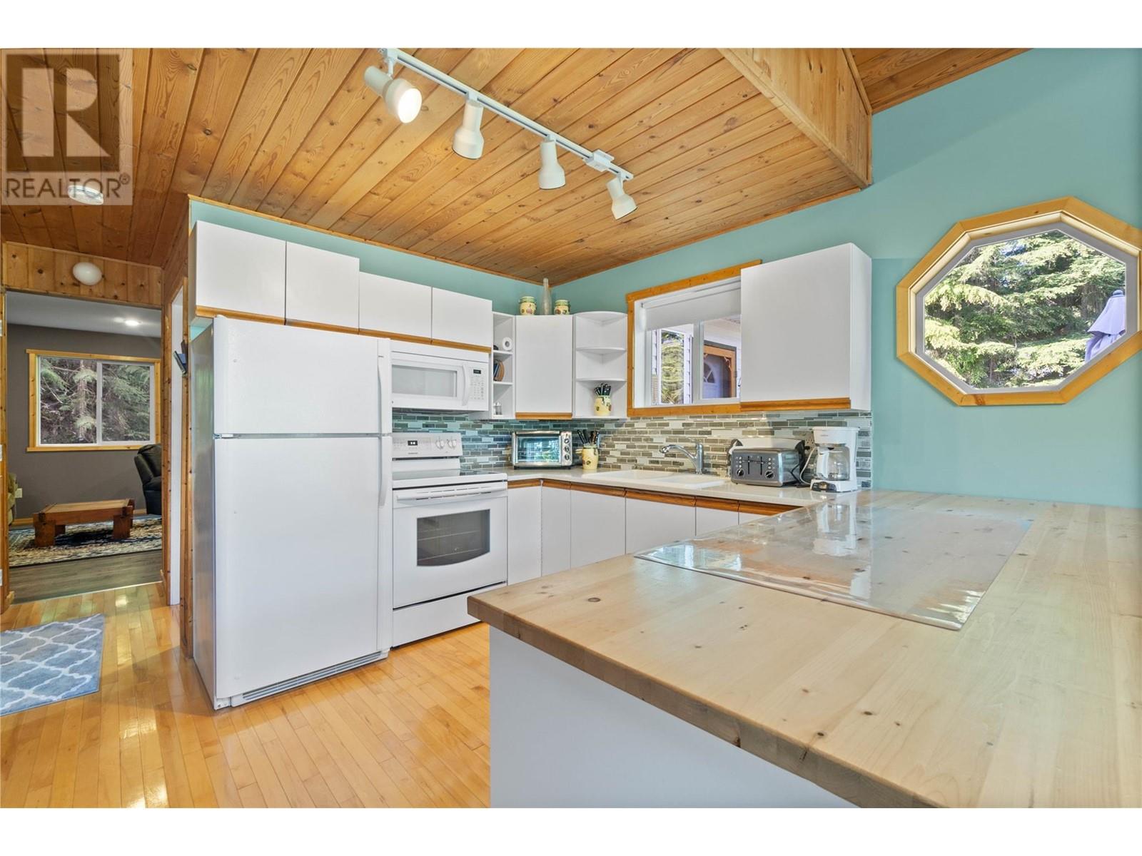 6300 Armstrong Road Unit# 36, Eagle Bay