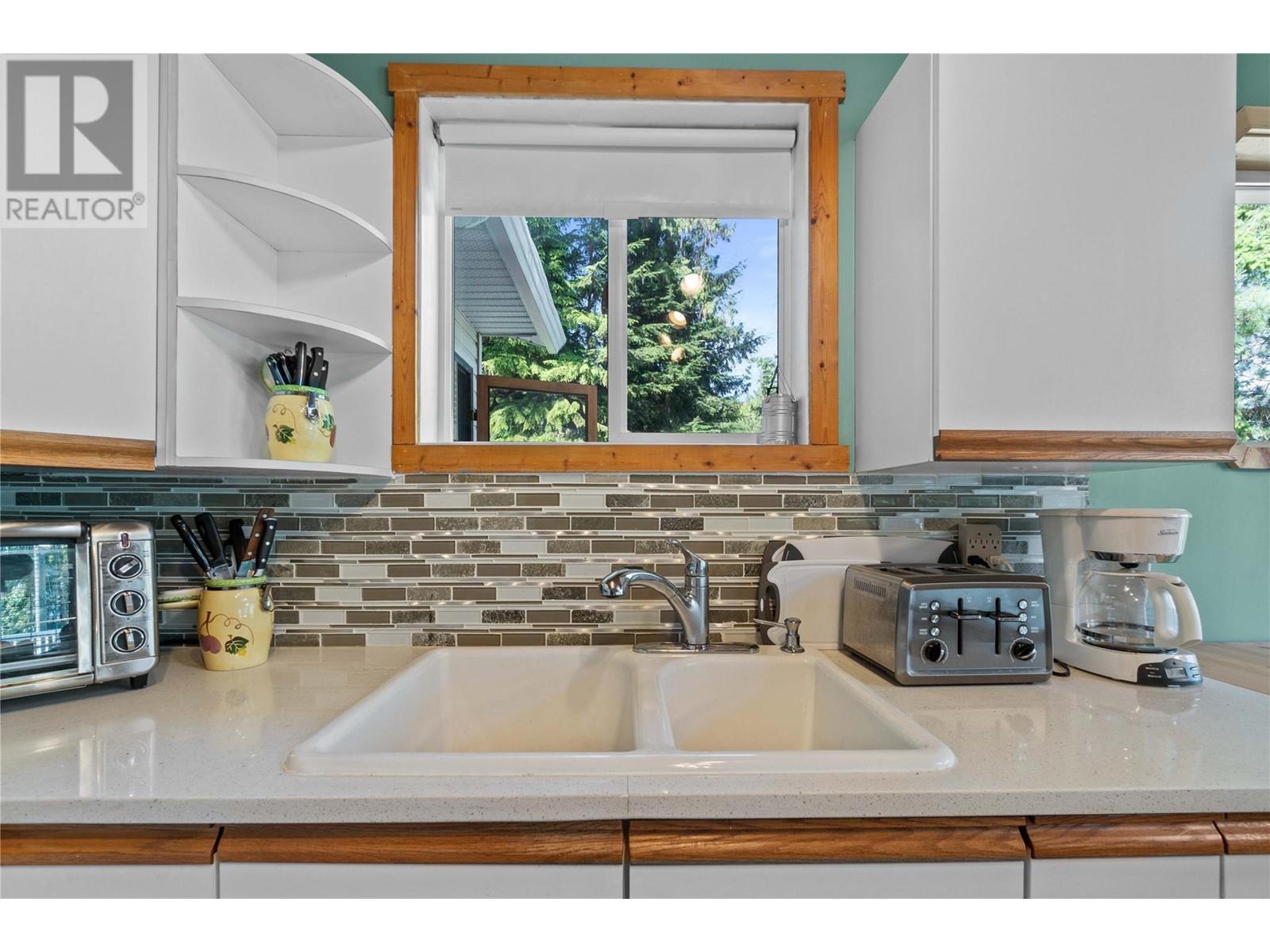 6300 Armstrong Road Unit# 36, Eagle Bay
