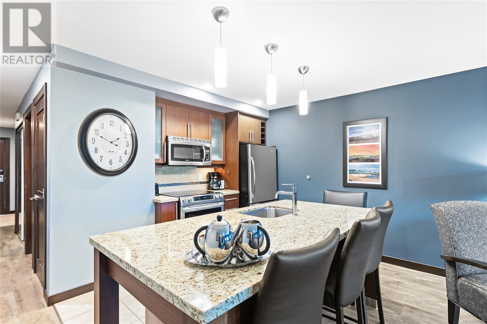 223 1175 Resort Dr, Parksville real estate listing 999406