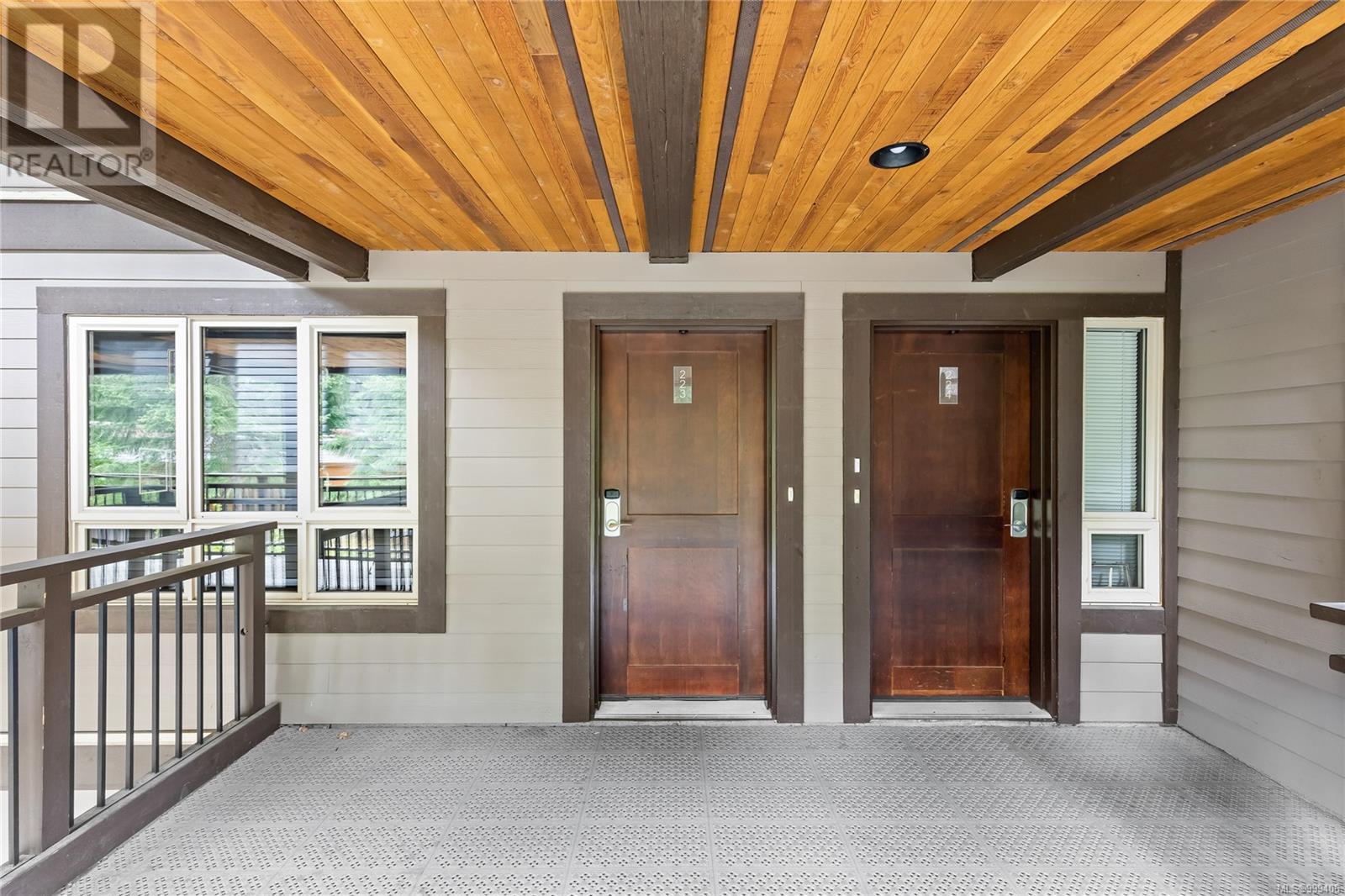 223 1175 Resort Dr, Parksville real estate listing 999406