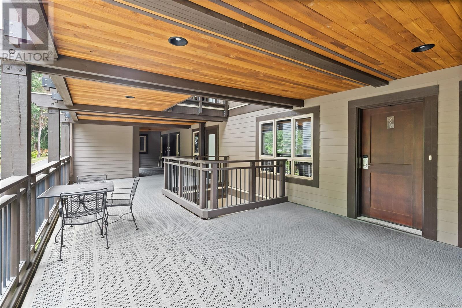 223 1175 Resort Dr, Parksville real estate listing 999406