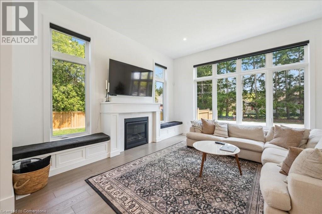 Photo 8 of 817 King Road, Burlington ON