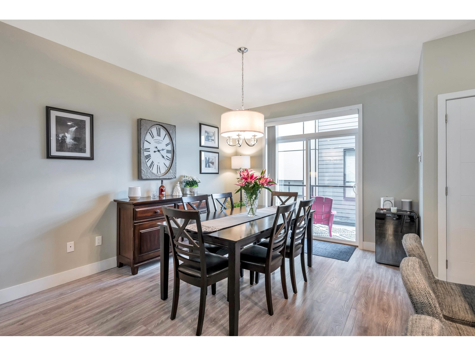 Photo 11 of 31 1938 N Parallel Road, Abbotsford BC