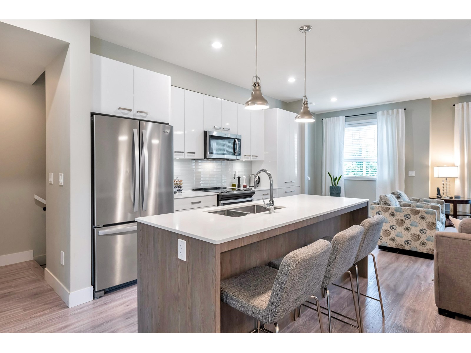 Photo 9 of 31 1938 N Parallel Road, Abbotsford BC