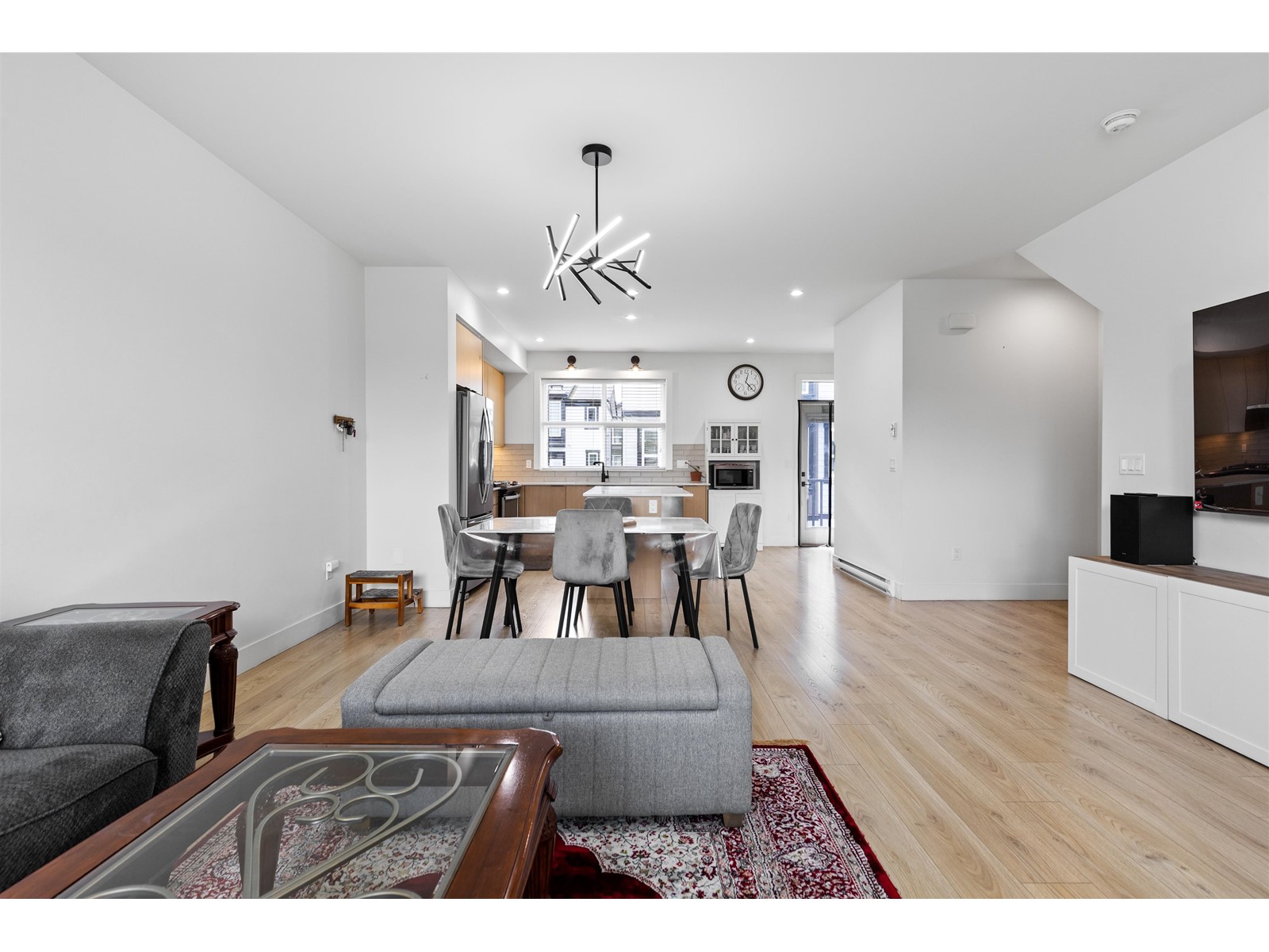 Photo 11 of 22 19255 Aloha Drive, Surrey BC