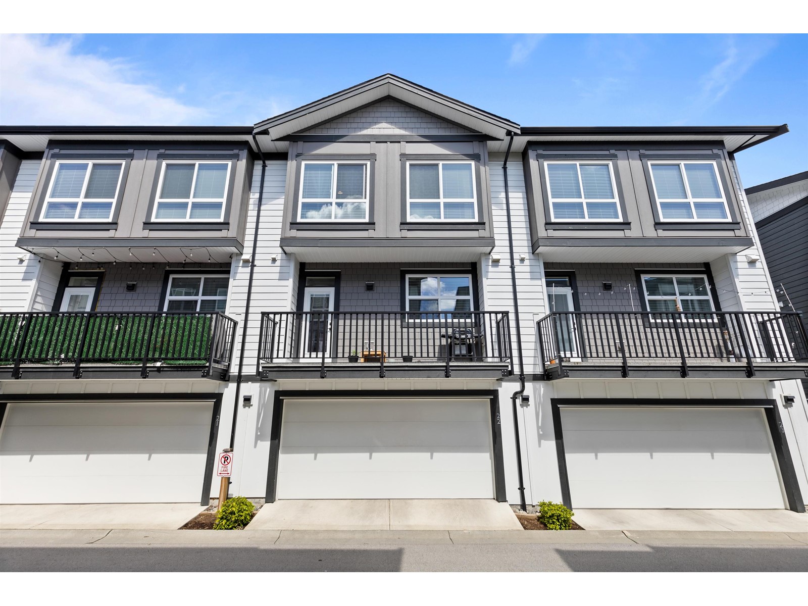 Photo 3 of 22 19255 Aloha Drive, Surrey BC