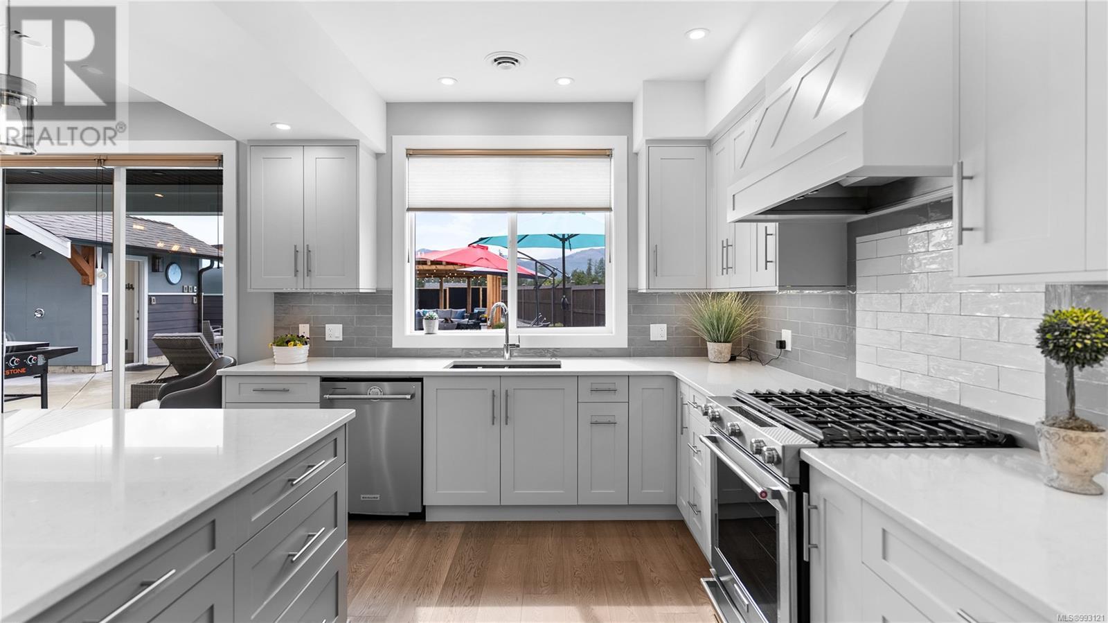 7267 Lakefront Dr, Lake Cowichan