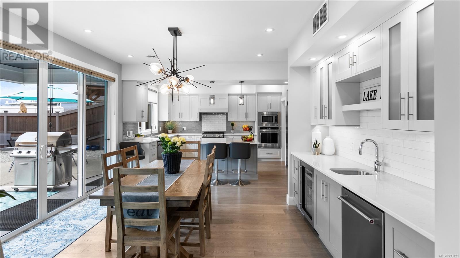 7267 Lakefront Dr, Lake Cowichan