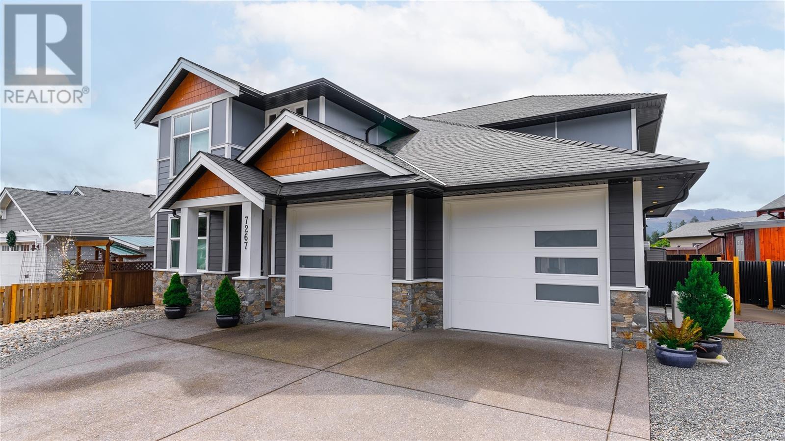 7267 Lakefront Dr, Lake Cowichan