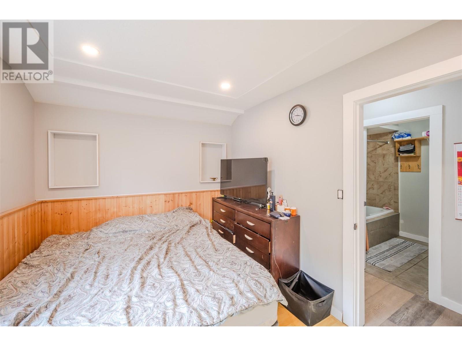  508 Eckhardt Avenue East, Penticton