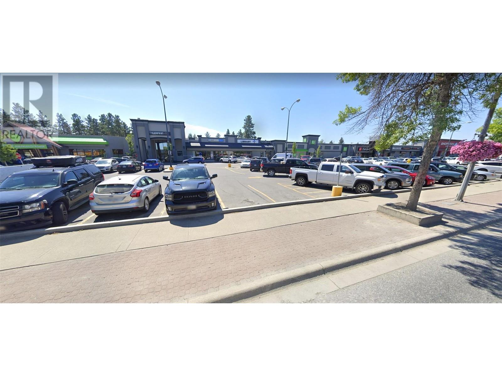 195 & 301 33 Highway West, Kelowna