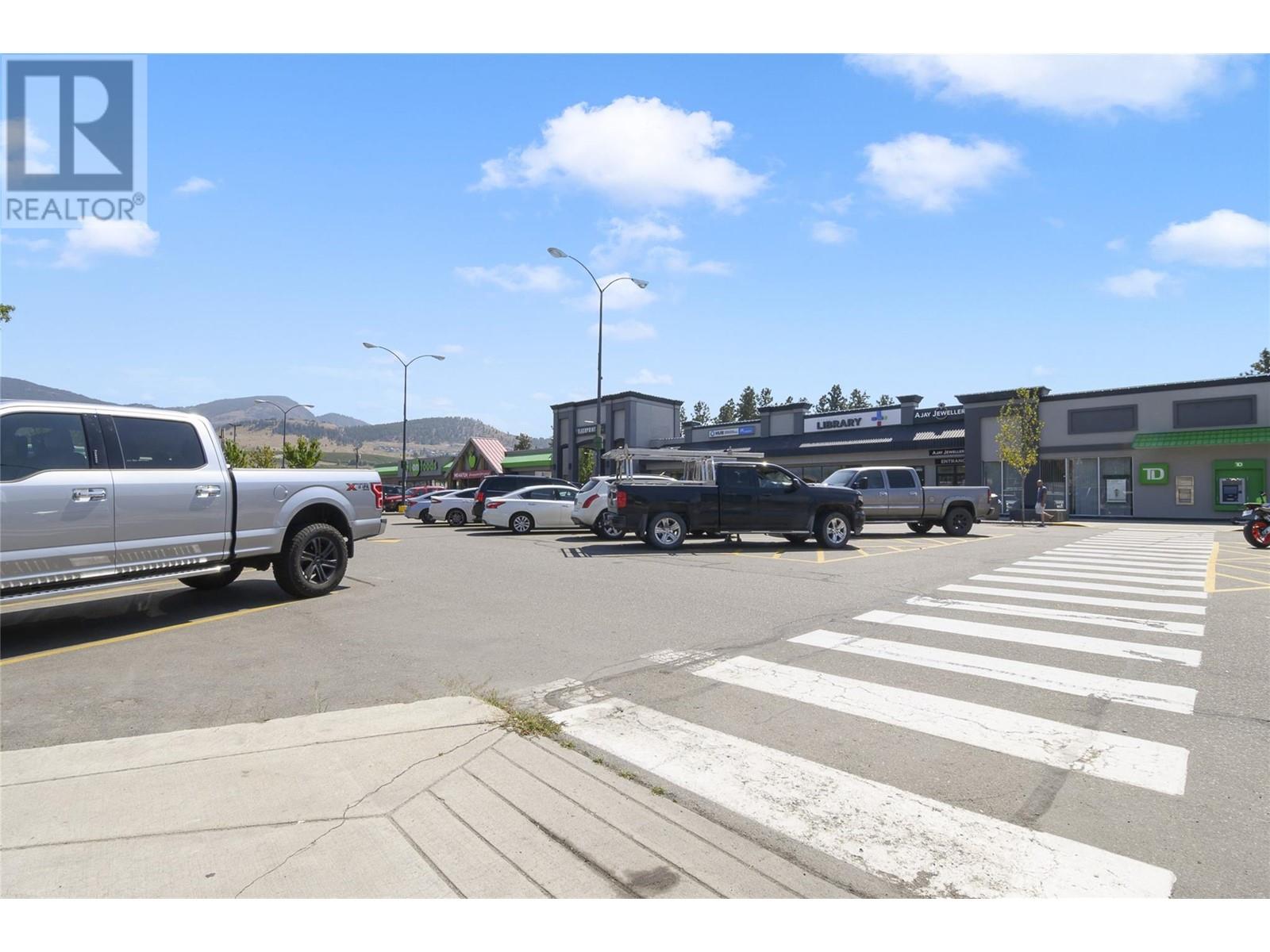 195 & 301 33 Highway West, Kelowna