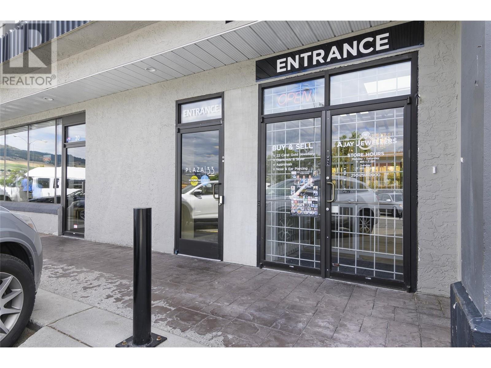 195 & 301 33 Highway West, Kelowna
